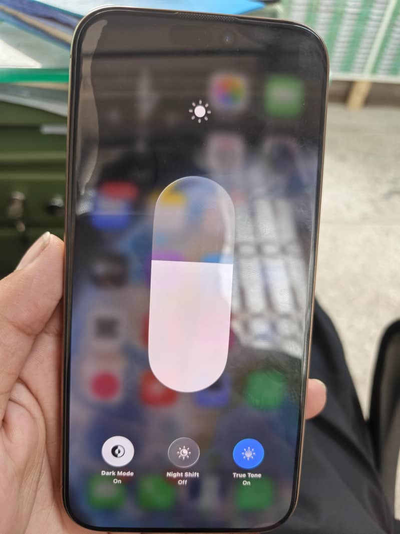 Iphone 16 pro max 6