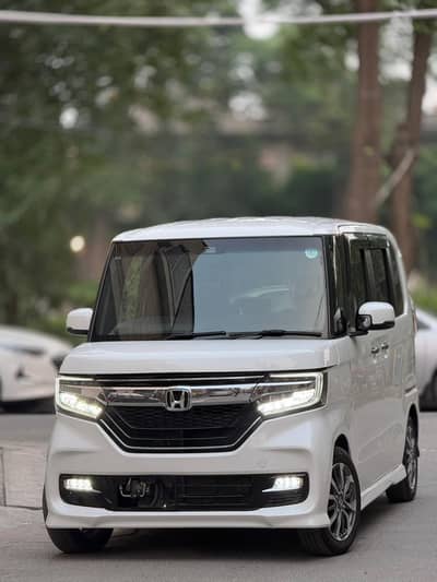 Honda N Box Custom 23/26