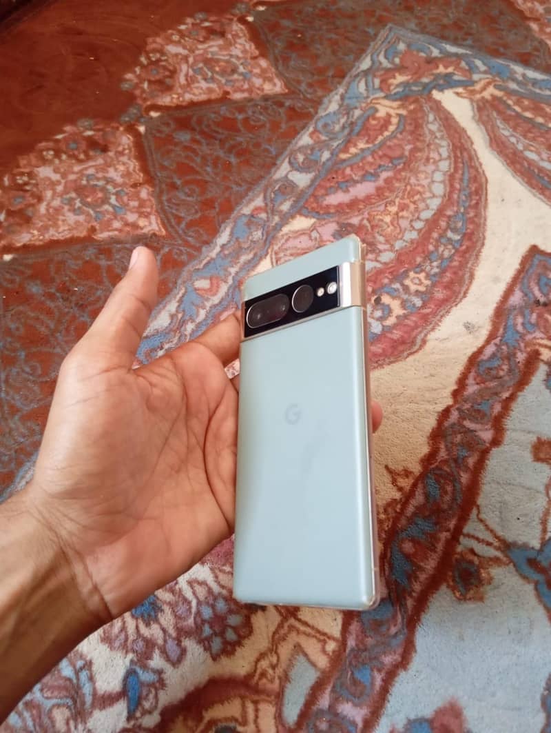 Google Pixel 7 pro 4