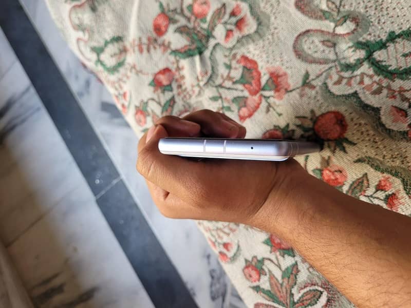google pixel 7a 3