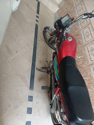 Honda CD 70  Achi bike hai Documents clear