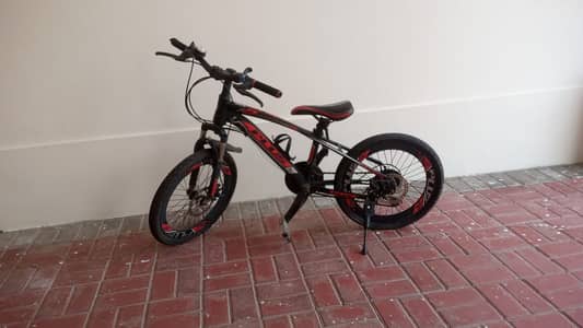 Kids Mountain Bicycle-Excellent Condition, Disc Brake and Black & Red