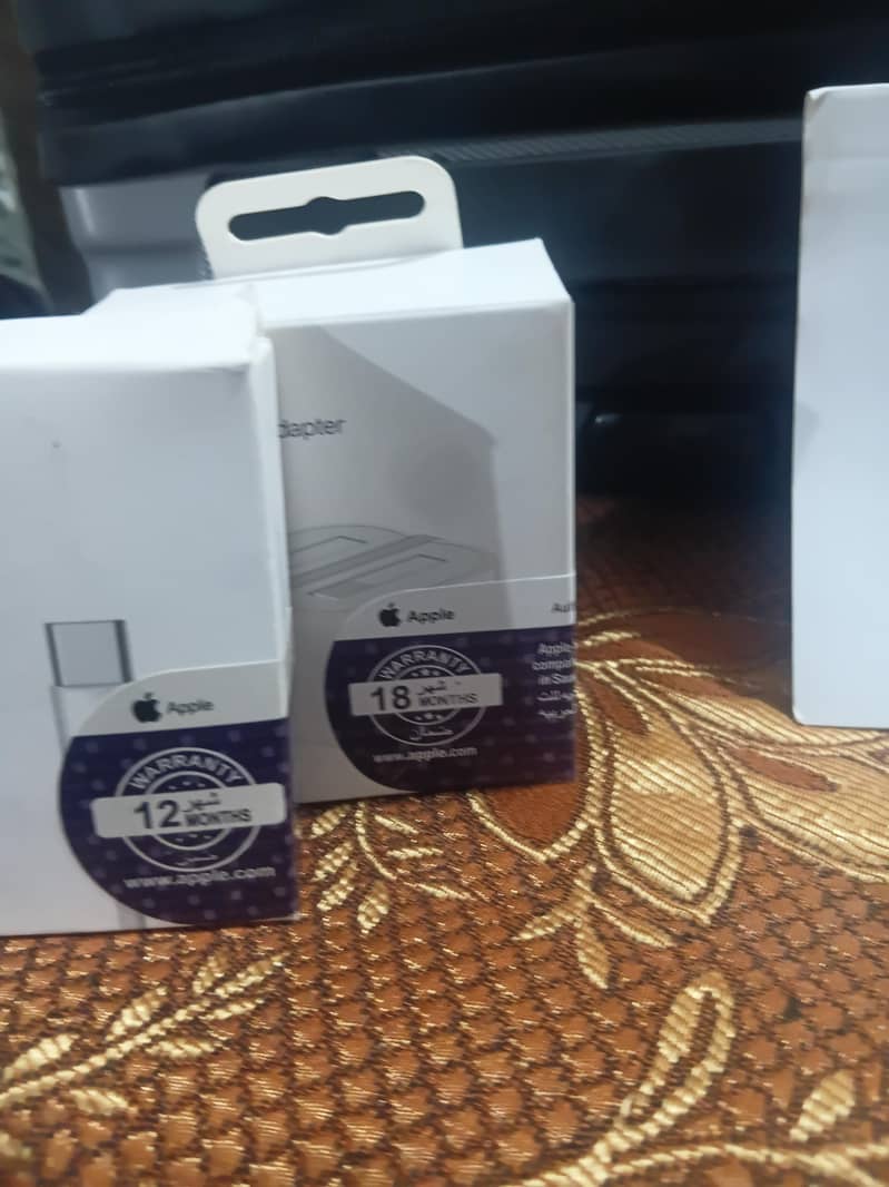iphone adopter and cable 2