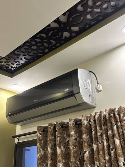 Gree 1.5 Ton DC Inverter AC for Sale – Excellent Condition