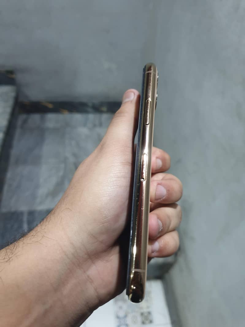 Iphone 11 pro 4