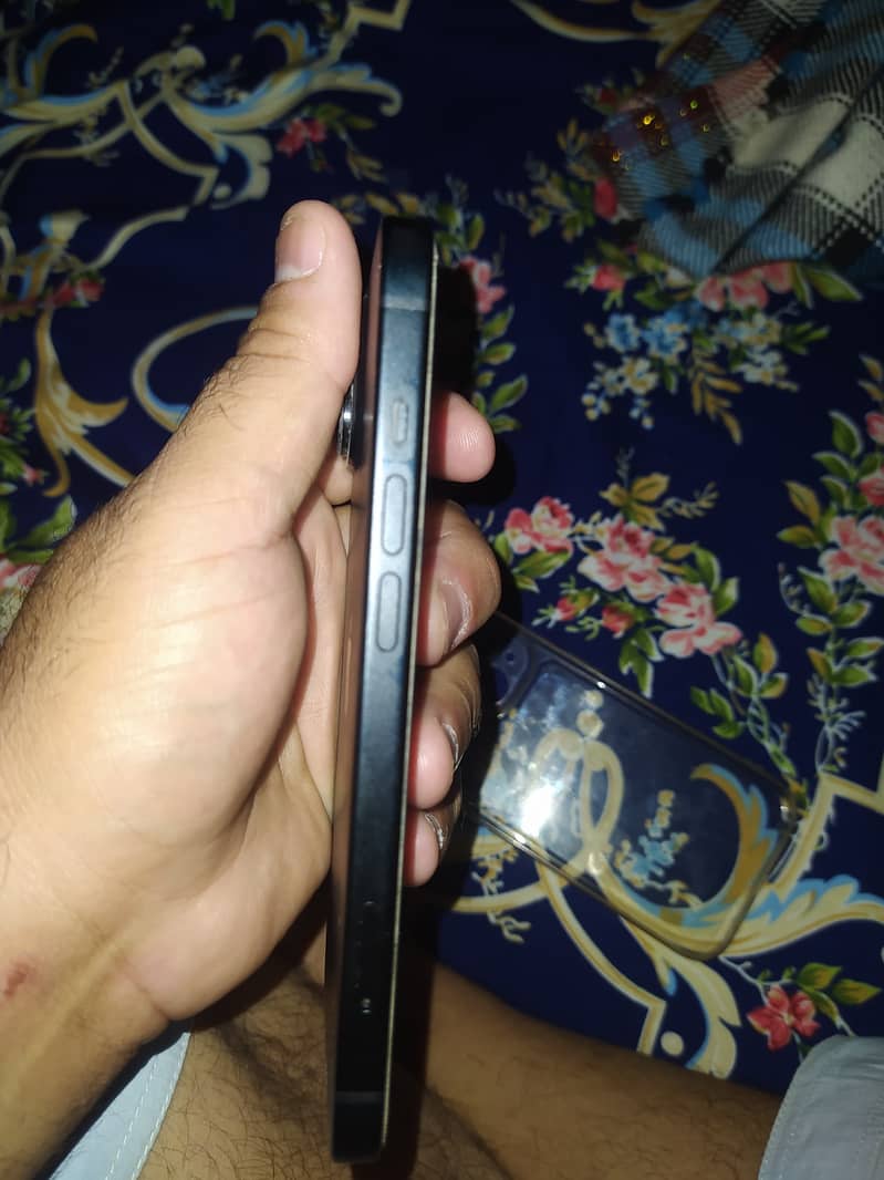 Iphone 15 2