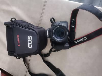 CANON EOS 800 D