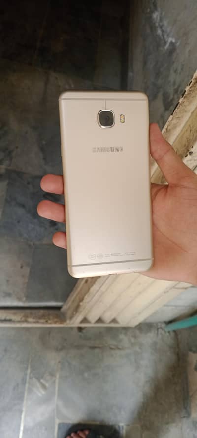 Samsung Galaxy c7
