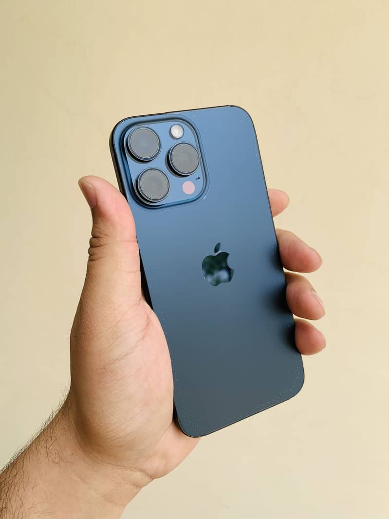 IPHONE 15 PRO MAX 1