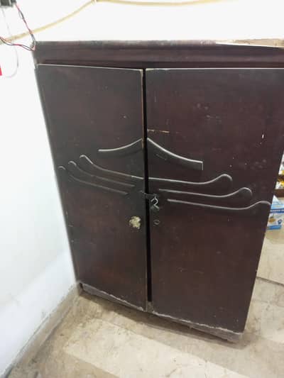 old Almari for sell used condition