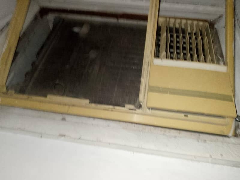 window ac 4