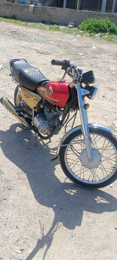 Honda 125 self start Gold edition condition 10 by 7 no repair