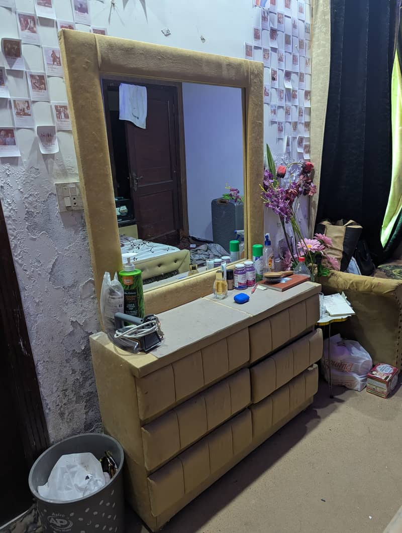 dressing table 3