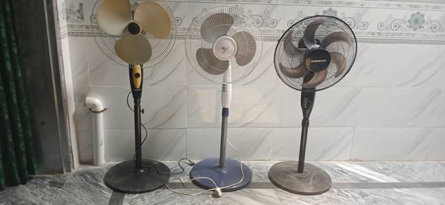 3 pedestal fan for sale. . .