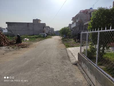 12 Marla Corner House, First Floor Available For Rent