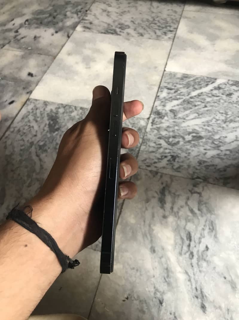 iphone 12 pro max 4