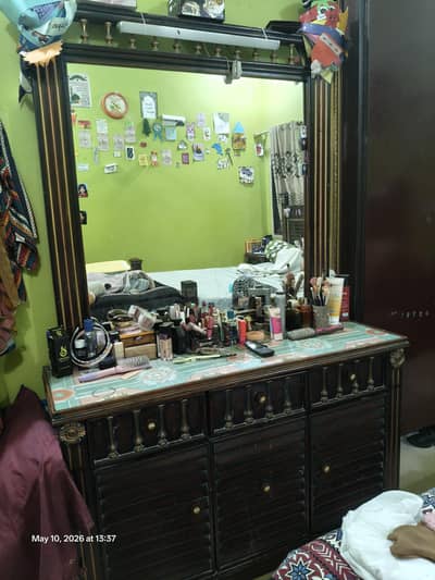 Dressing table