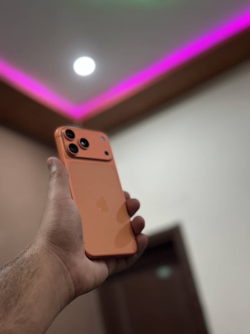 Apple iPhone 17 Pro Max 1