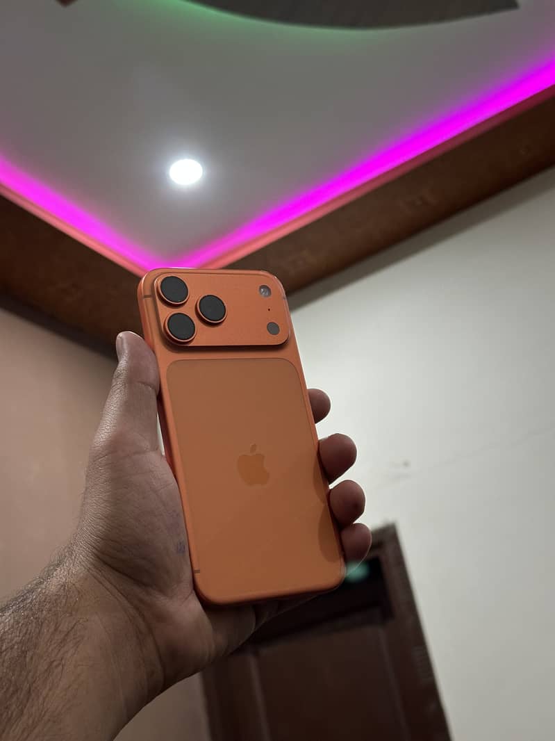 Apple iPhone 17 Pro Max 2