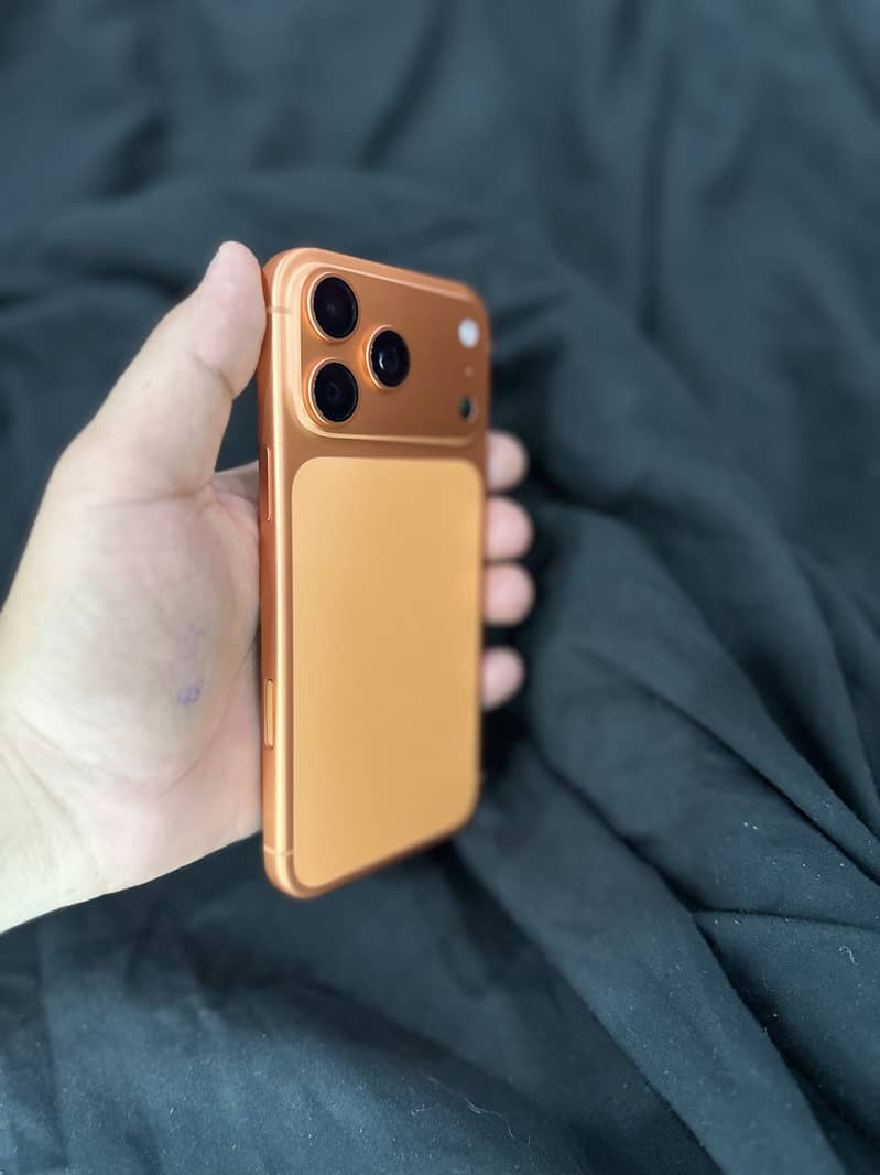 Apple iPhone 17 Pro Max 5