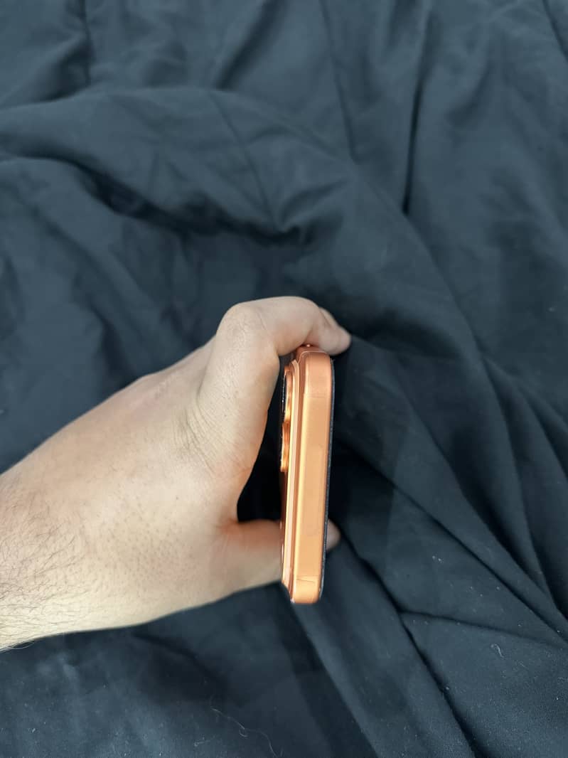 Apple iPhone 17 Pro Max 6