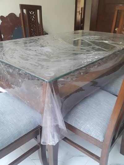 dinning table with 6 chairs
