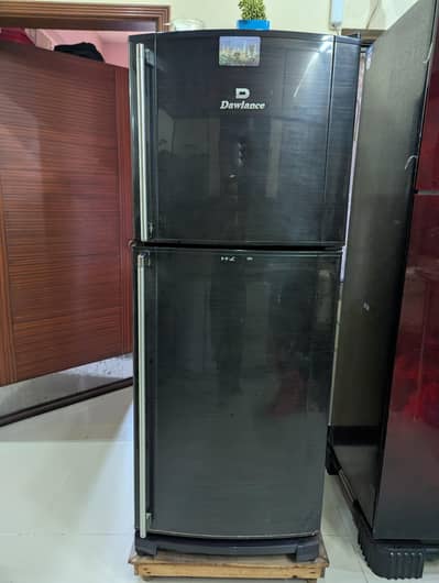 dawnlance medium size fridge in best condition