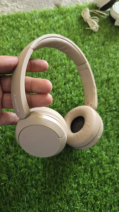 sony headphones WH-CH520 model