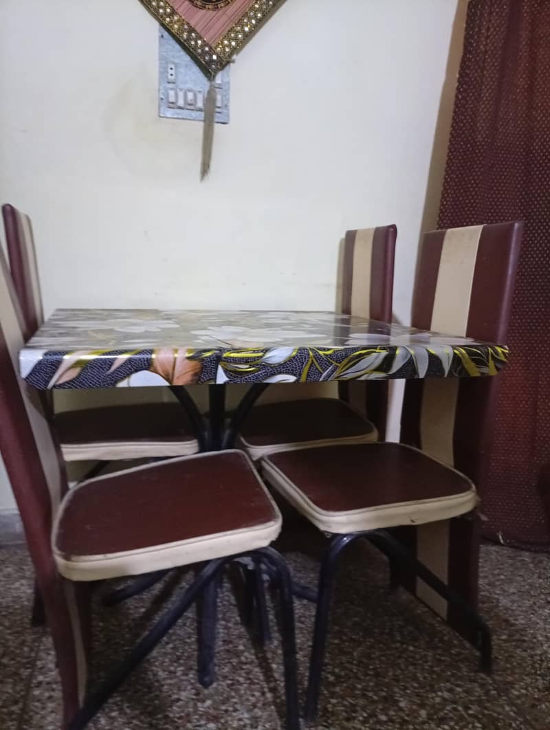 dining table with chairs 0