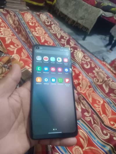 mobile pach hay ak sim chalti hay