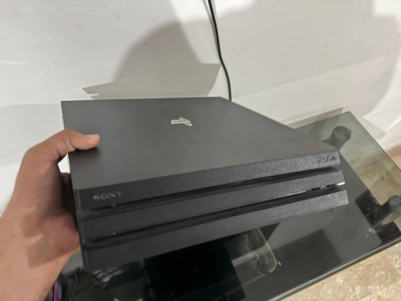 PS4 Pro 4