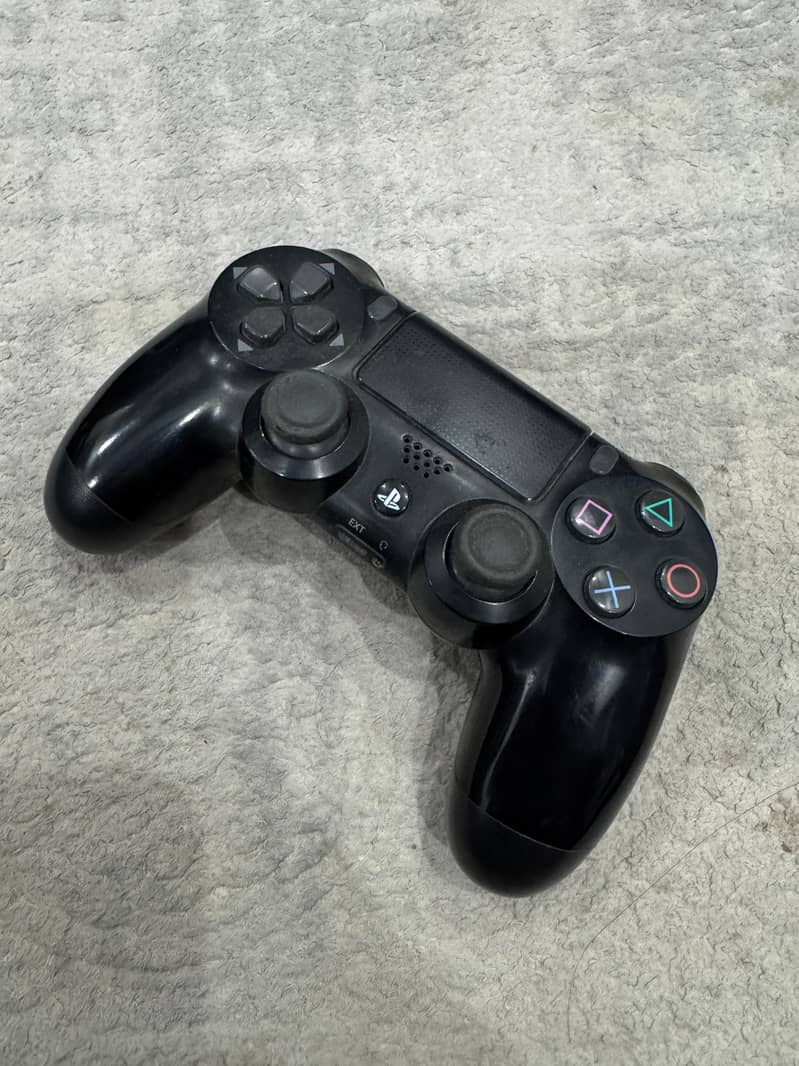 PS4 Pro 6