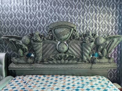 Royal King size bed with Deco paint