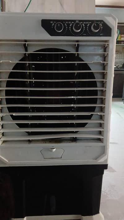 ac dc cooler in good cindition