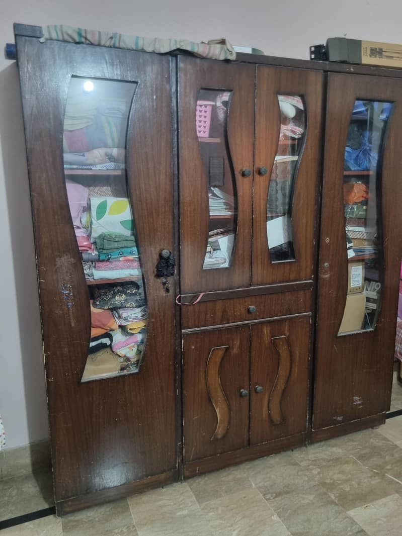 divider and dressing table 1