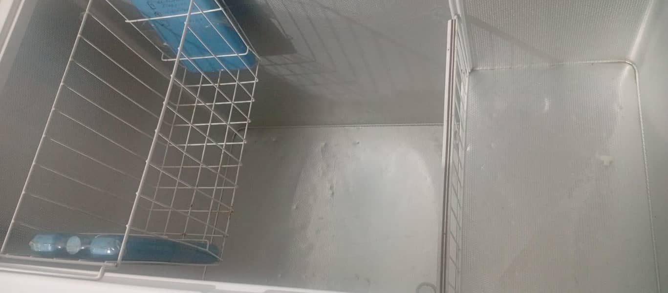 Dawlance Deep freezer 4