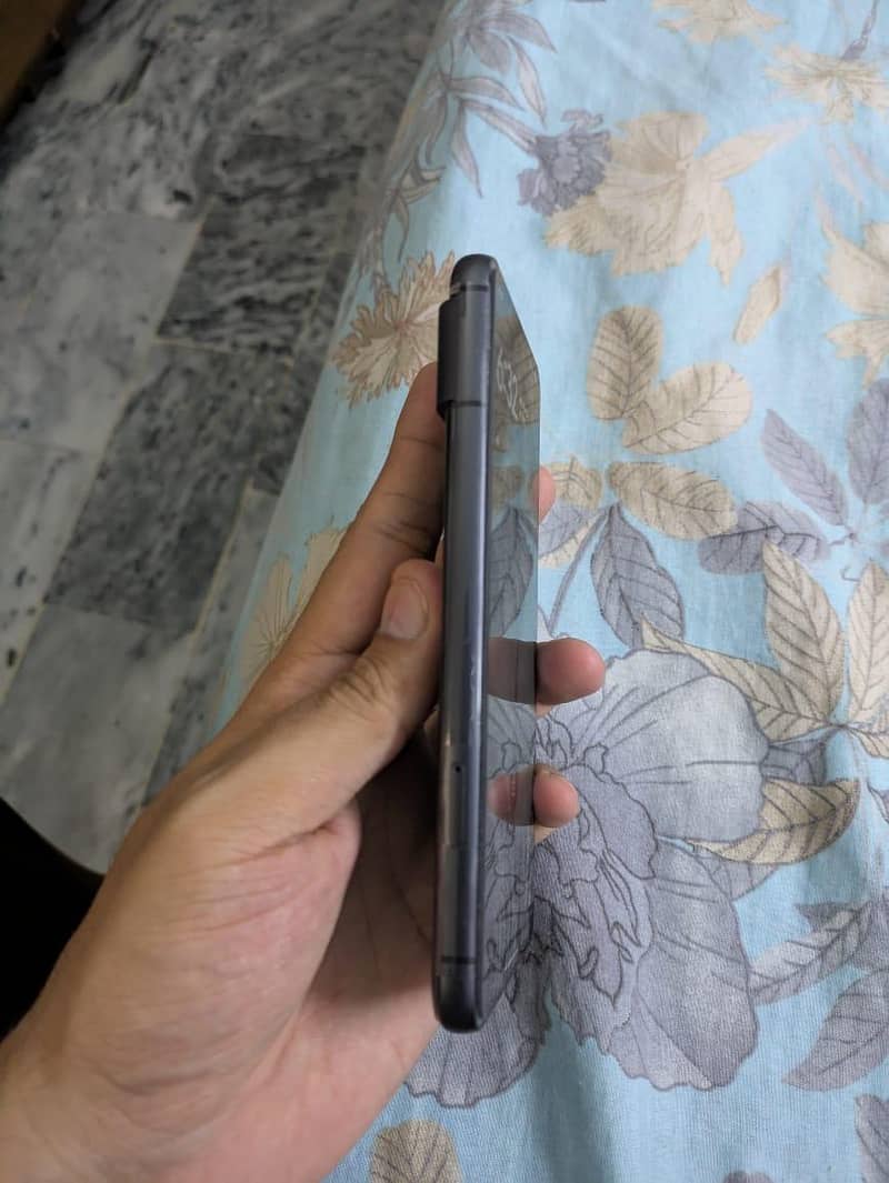 Google Pixel 8 4