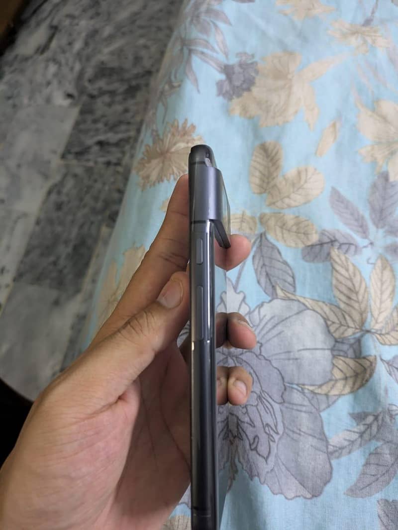 Google Pixel 8 5