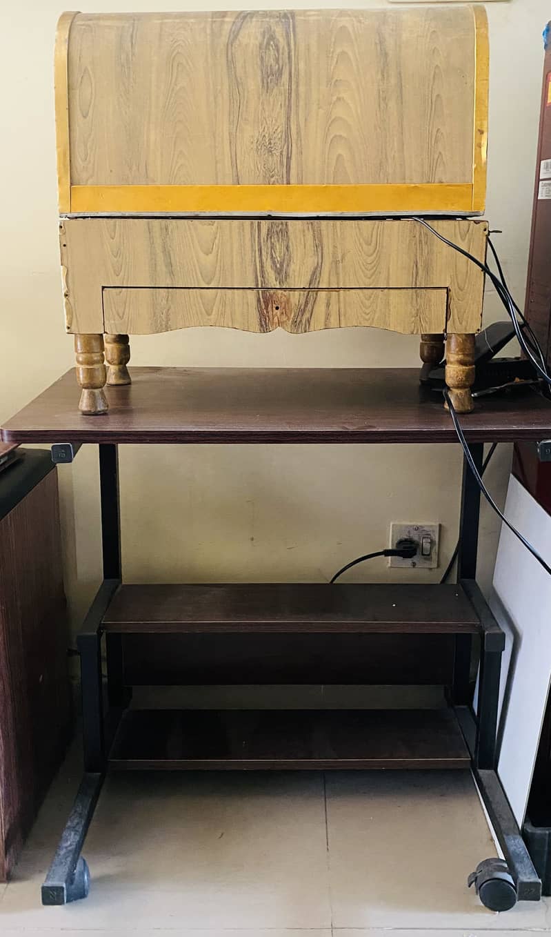 Sewing machine table 0