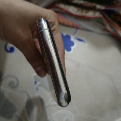 blkl thik ha all okie ha battery Heath bhi 73 ha  double sim ha offici