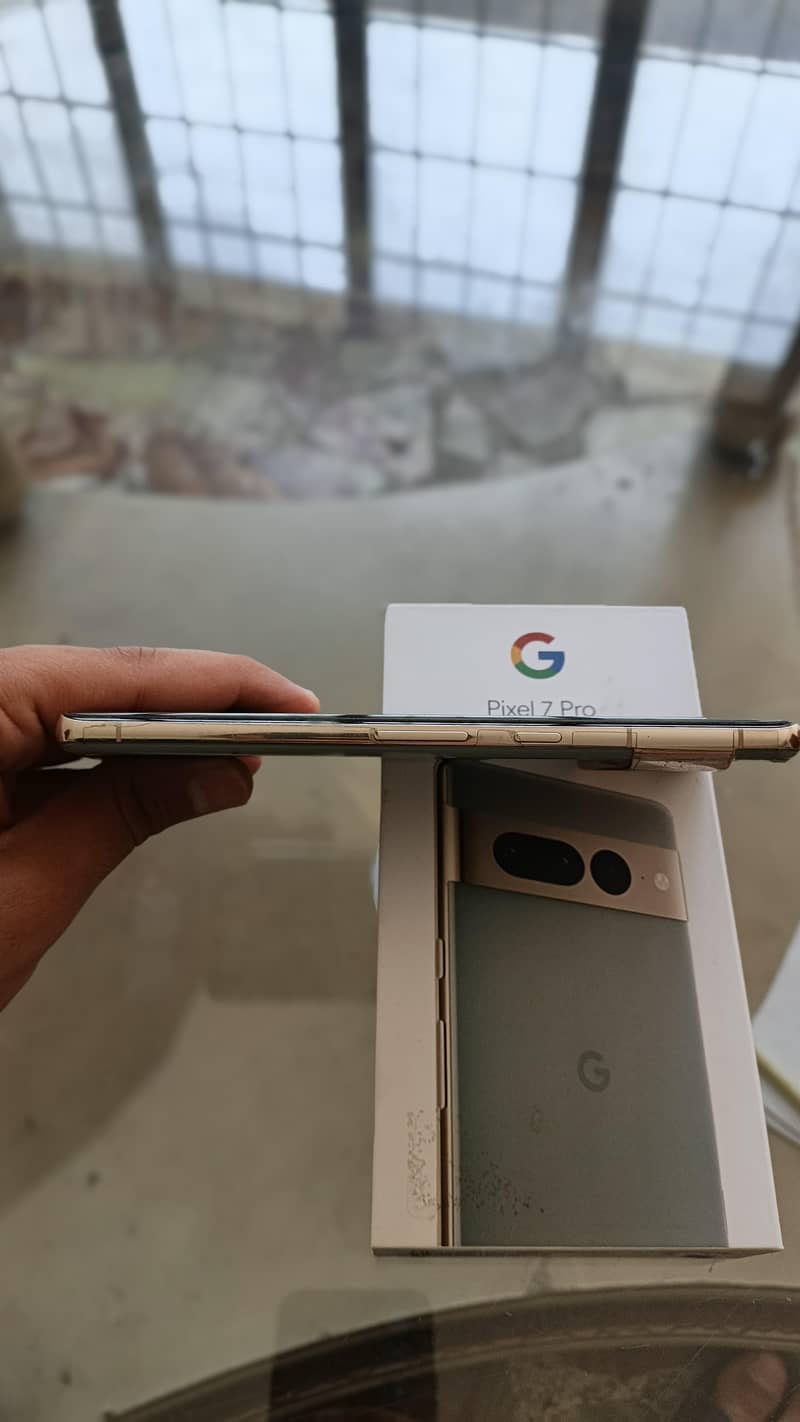 Google Pixel 7 Pro (just box pulled) 3
