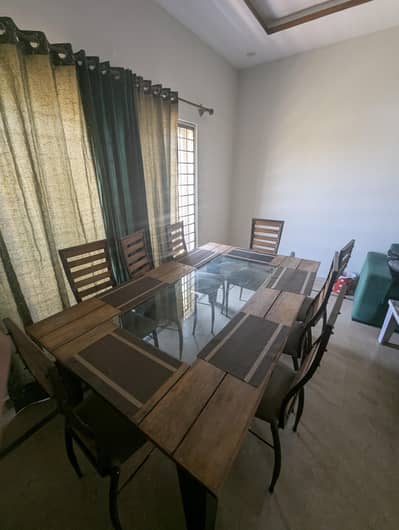 Dining Table x8 Seating Capacity