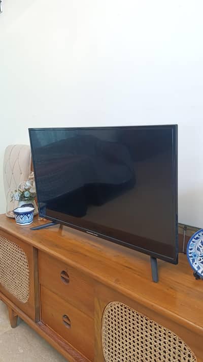 Changhong Ruba 40LED1080 — 40" Full HD LED TV