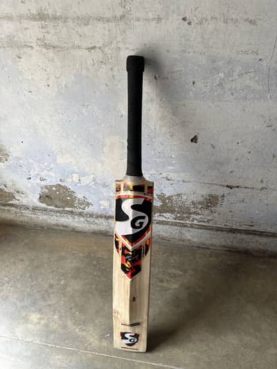 Original cricket bat for sale excellent condition