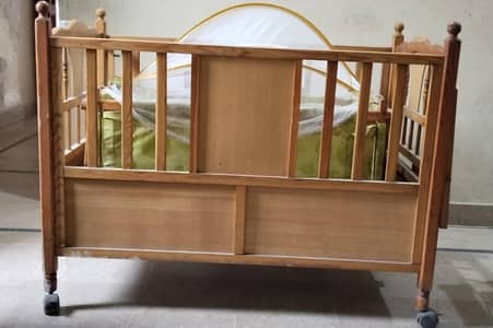 Baby cot & swing 2-in-1 set/good quality wood/with wheels/almost new