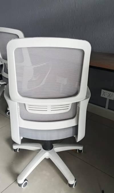 chairs in table fore sale best quality