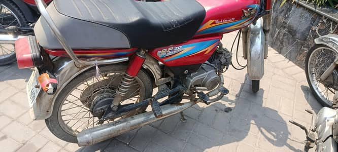 Road Price 2022 complete  File bio. Good condition