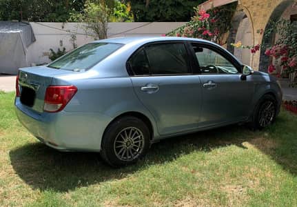 Toyota Corolla Axio 2015