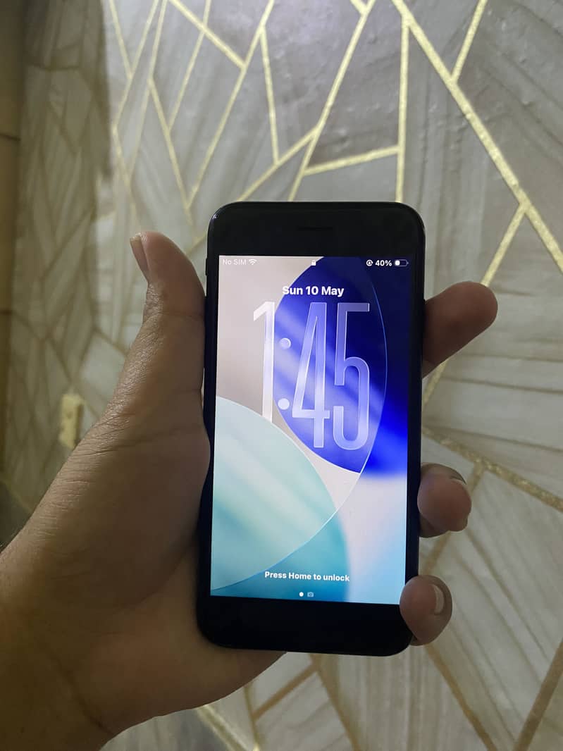 IPHONE SE2022 3rd generation 1