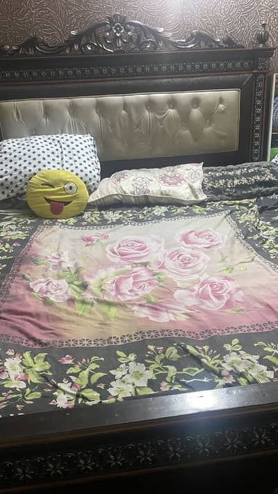 Luxury Chinioti Pure Wood Complete Bed Set – Excellent Condition